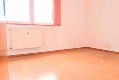 Apartament cu 3 camere circular în Drumul Taberei