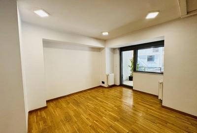 Apartament cu 5 camere decomandat în Băneasa - 11
