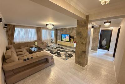 Apartament cu 4 camere decomandat în Central - 4