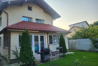 Casă de vânzare în Otopeni - 4 camere, 140 mp utili, central, ideal familii Casă de vânzare în Otopeni - 4 camere, 140 mp utili, central, ideal familii - 1