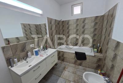 Duplex cu 4 camere cu Canalizare în Făgăraș - 12
