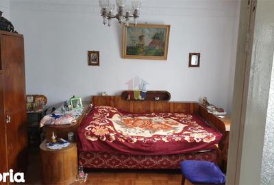 Casă cu 6 camere cu Teren 242 Mp în Central - 9