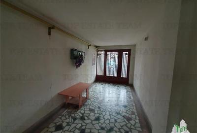 Investitie ultracentral  apartament 4 camere garaj boxa si curte Constanta - 17