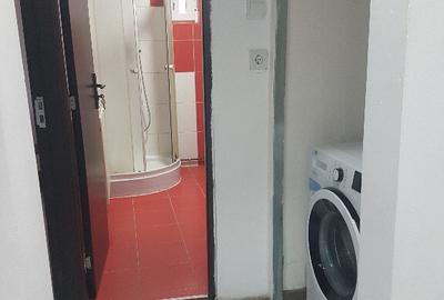 Apartament trei camere, semimobilat, renovat frumos, etaj 3, Mioritei - 7