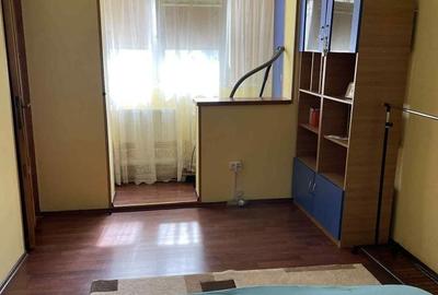Apartament cu 3 camere semidecomandat în Central - 3