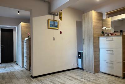 Apartament spa?ios 3 camere + 2 balcoane, zona turnuri Pacii Etaj 9/10