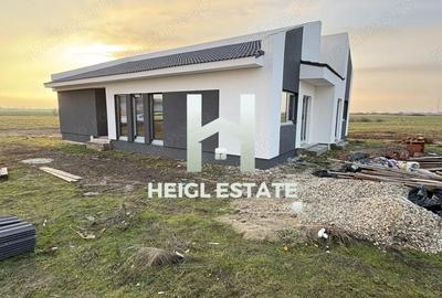 Casă cu 3 camere cu Teren 290 Mp în Urseni