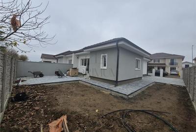 Duplex cu 4 camere cu Canalizare în Moșnița Nouă - 4