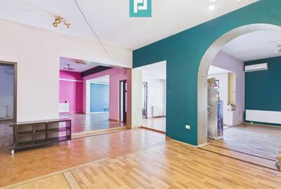 Casă individuală cu 10 camere cu Canalizare în Torontalului - 4