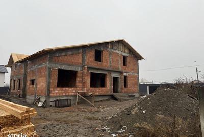 Casă cu 4 camere cu Teren 156 Mp în Golești - 4