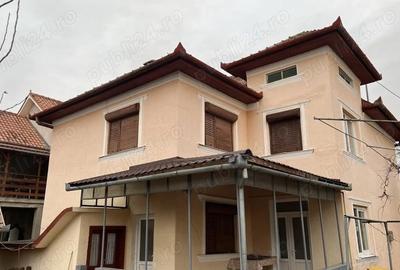 Casă cu 5 camere în Central - 1