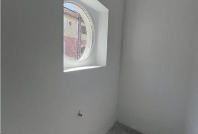 RECO, Doua case, zona  ultracentral, singur in curte, Oradea - 16