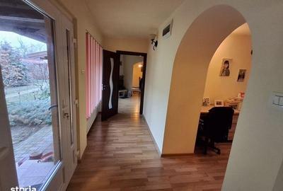 Casă cu 4 camere cu Teren 156 Mp în Central - 2