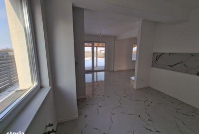 Casă cu 4 camere în Ostratu - 17
