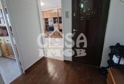 Apartament cu 3 camere în Micro 8 - 1