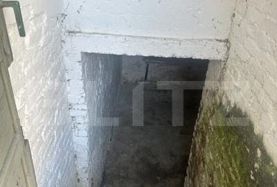 Casa de locuit cu 3 camere, 80 mp, cu 683 mp teren, zona Cen - 1