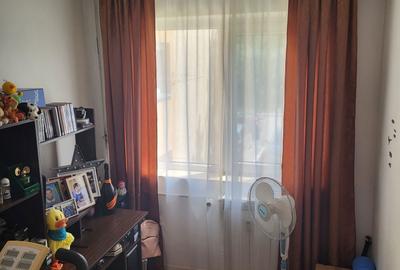 Apartament cu 3 camere semidecomandat în Gura Văii - 16