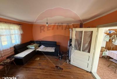 Casă cu 2 camere cu Teren 2002 Mp în Livada - 9