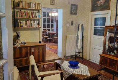 Casa de vanzare cu 4 camere in zona 14 Mai - 1