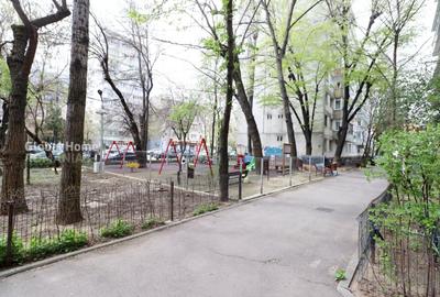 Apartament cu 2 camere semidecomandat, mobilat în 1 Mai - 18