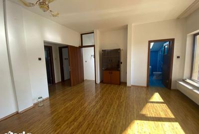 Casă cu 8 camere cu Canalizare în Dobroești - 8