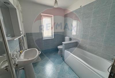 Casă cu 6 camere cu Teren 1263 Mp în Dărmănești - 21