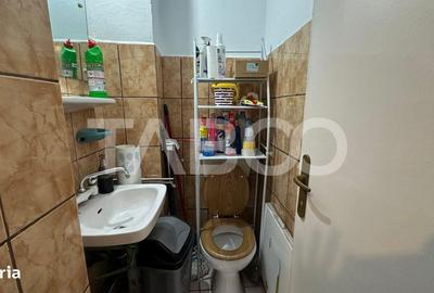 Apartament cu 3 camere decomandat în Turnișor - 1