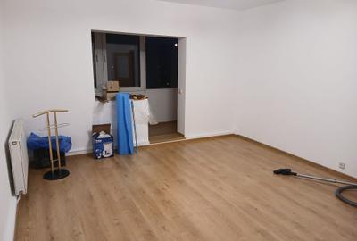 Apartament cu 3 camere decomandat în Astra - 2