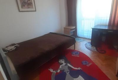 Apartament cu 3 camere decomandat în Traian - 1
