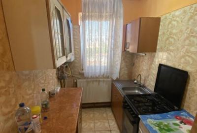 Apartament cu 3 camere decomandat în Filiași - 8