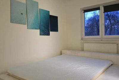 Apartament cu 3 camere semidecomandat în Complex Studențesc