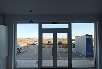 Spațiu comercial, de 44 mp, în Nord - 15