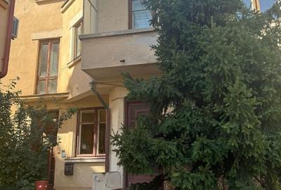 Duplex cu 7 camere cu Canalizare în Dorobanți - 1
