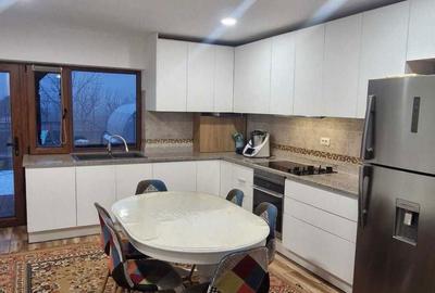 Casă cu 4 camere în Central - 4