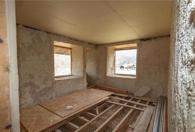 Casă cu 9 camere cu Teren 884 Mp în Moieciu - 3