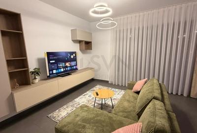 Apartament cu 3 camere semidecomandat, mobilat în Pipera