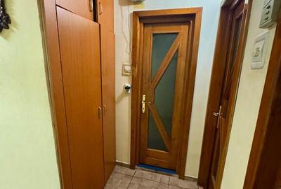 Apartament de 3 camere zona TRACTORUL - 2