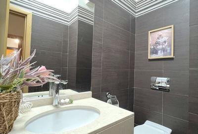 Apartament cu 3 camere semidecomandat, mobilat în Nordului - 8