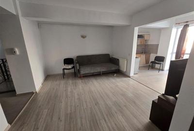 Apartament cu 3 camere decomandat, mobilat în Aeroport
