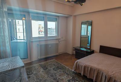 Apartament cu 5 camere decomandat în P-ța Universității - 21
