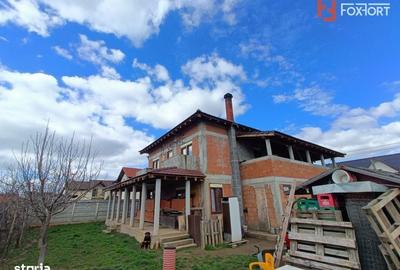Casă cu 4 camere cu Teren 1088 Mp în Chișoda - 2