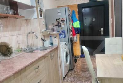 Apartament de vanzare, cu 2 camere, spa?ios ?i complet ren - 8