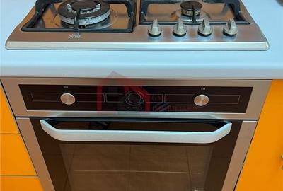 Garsonieră decomandată în Tei
