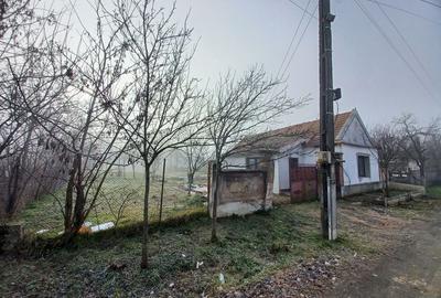 Casă și teren, 1.000 mp, Ciulești. 18.500 E. Comision 0 - 6