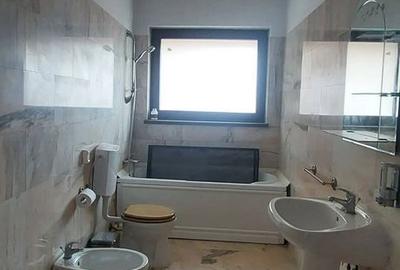 Casă cu 5 camere cu Teren 500 Mp în Brănești