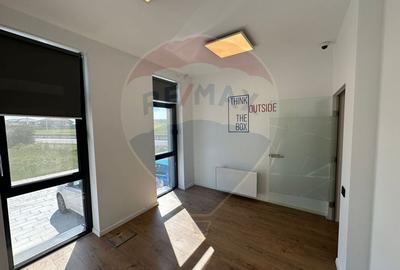 Spațiu comercial, de 447 mp, în Central - 11