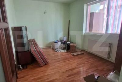 Apartament cu 3 camere semidecomandat în Central - 3
