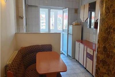 Apartament cu 2 camere, decomandat - zona Racadau Apartament cu 2 camere, decomandat - zona Racadau - 4