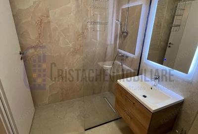 Apartament cu 2 camere semidecomandat, mobilat în Central