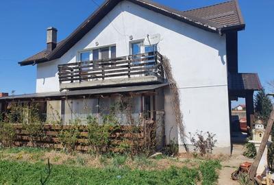Casă cu 5 camere cu Teren 335 Mp în Vlădiceasca - 1